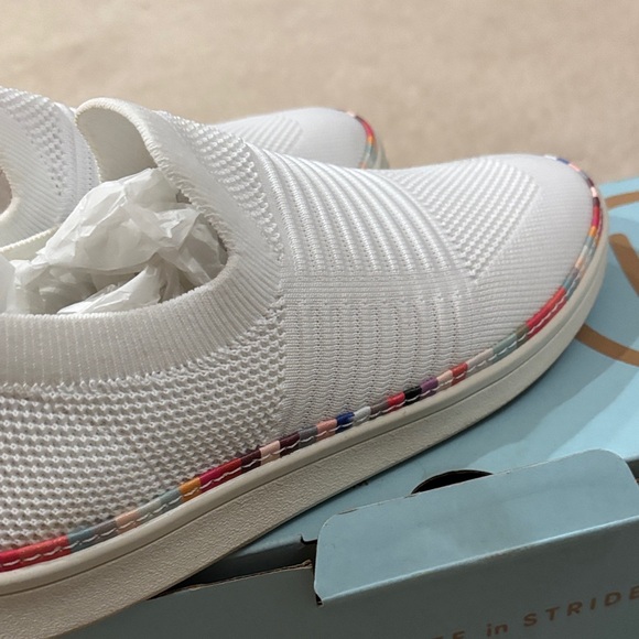Life Stride White Knit Slip-On Shoe - Picture 5 of 10